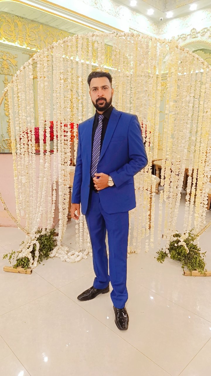 Dr. Zeeshan Khurram